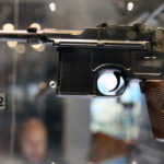 一世紀前の伝説、モーゼル大型拳銃のカスタムモデルとウォーターガン
