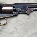 『キノの銃』パースエイダー・カノンと西部劇の顔役コルトM1851